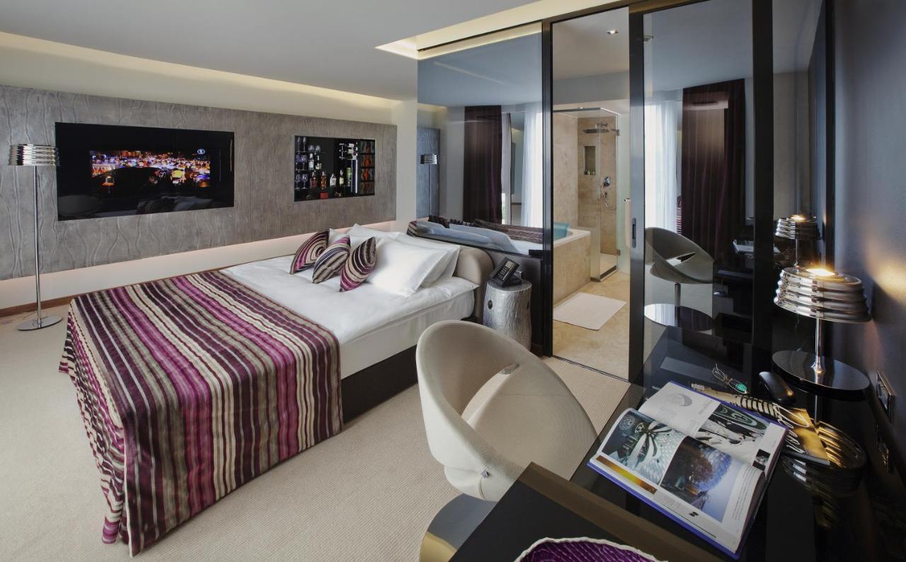 11 Mirrors Design Hotel Kiev Exterior foto