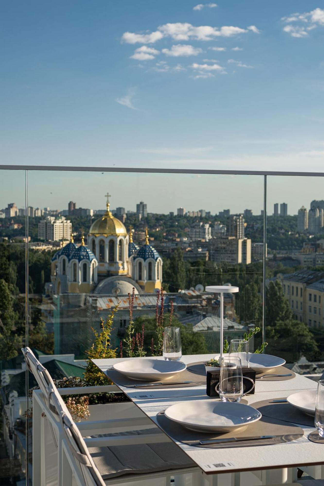 11 Mirrors Design Hotel Kiev Exterior foto